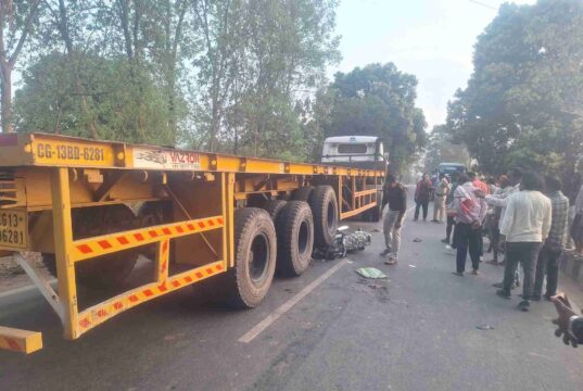 जशपुर जिले से बड़ी खबर : कुनकुरी- तपकरा-लवाकेरा स्टेट हाईवे में भीषण सड़क हादसा, बाइक सवार ग्रामीण का शरीर से दोनों पैर हुआ अलग