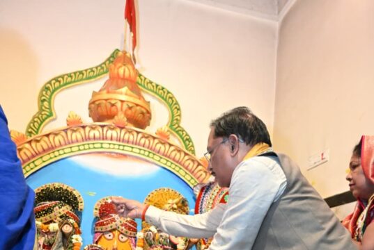 62 वें जन्मदिवस पर मुख्यमंत्री विष्णुदेव साय ने श्री जगन्नाथ मंदिर में पूजा-अर्चना कर प्रदेशवासियों के सुख-समृद्धि की कामना की
