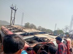 जशपुर जिले से बड़ी खबर : झारखंड के कुरडेग से छत्तीसगढ़ के कुनकुरी तक चलने वाली अनमोल बस पलटी, भीषण सड़क हादसे में कई लोगों की जान जाने की खबर