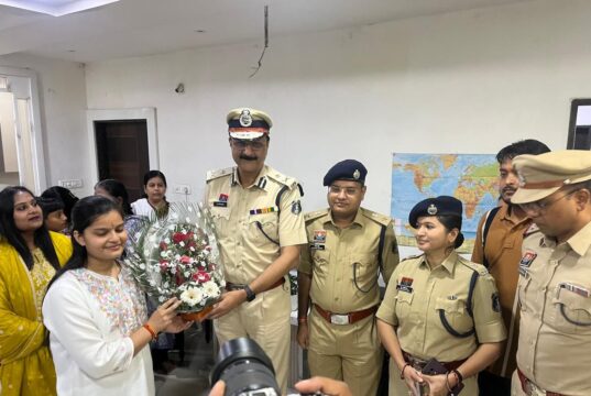 UPSC 2025 परिणाम में ऑल इंडिया 35वां रैंक हासिल कर छत्तीसगढ़ का मान बढ़ाने वाली वैभवी का पुलिस कमिश्नर डॉ संजीव शुक्ला ने किया सम्मान