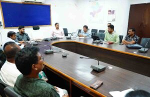 अपर कलेक्टर प्रदीप कुमार साहू ने जशपुर जिले के गैस एजेंसी संचालकों ली बैठक, अधिक दर लेने और अवैध भण्डारण की शिकायत पर होगी कार्रवाई