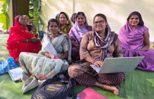 बैंक सखी बन आशा एक्का ने लिखी आत्मनिर्भरता की नई इबारत, 5 करोड़ से अधिक का किया ट्रांजेक्शन, बुजुर्गों और असहाय के लिए बनीं सहारा ,ग्रामीण अर्थव्यवस्था को डिजिटल क्रांति से जोड़ रही बिहान की दीदीयां