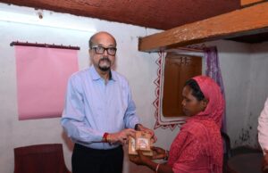 राज्यपाल रमेन डेका ने केरेगांव होम-स्टे का किया भ्रमण, जशपुर जिले के प्रमुख पर्यटन स्थल देशदेखा के समीप स्थित है केरेगांव, आदिवासी संस्कृति,आतिथ्य परंपरा और रोजगार संवर्धन की पहल की सराहना