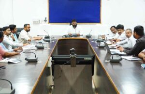 बिना अनुज्ञापन संचालित क्लीनिकों पर होगी सख्त कार्रवाई, नर्सिंग होम एक्ट के तहत सभी मानकों का पालन कर गुणवत्तापूर्ण स्वास्थ्य सेवाएं देने के निर्देश, कलेक्टर रोहित व्यास ने निजी चिकित्सालय संचालकों की ली बैठक