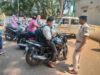 जशपुर कलेक्टोरेट परिसर में सड़क सुरक्षा पर सख्ती : बिना हेलमेट-सीट बेल्ट पर 14 हजार रुपए की हुई चालानी कार्रवाई