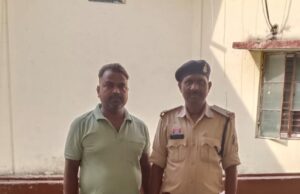 चेक बाउंस के मामले में लंबे समय से फरार चल रहा वारंटी गिरफ्तार, न्यायालय से जमानत मिलने के बाद शर्तों का उल्लंघन कर हो गया था फरार