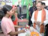 मुख्यमंत्री श्री साय पहुंचे ‘लखपति दीदी’ सुमिला की किराना दुकान : लौंग-इलायची से हुआ आत्मीय स्वागत, मुख्यमंत्री श्री साय ने खुद चुकाया सामान का मूल्य, मुद्रा लोन से शुरू हुई दुकान बनी आत्मनिर्भरता की मिसाल, ‘लखपति दीदी’ की कहानी से मुख्यमंत्री हुए प्रभावित