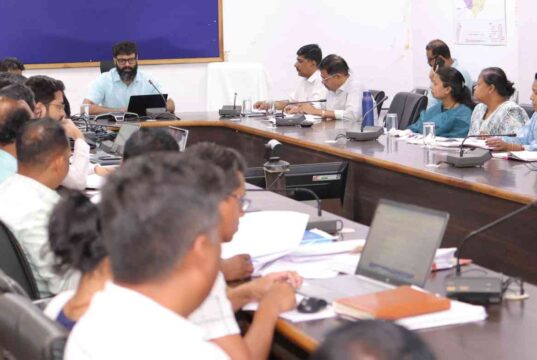 स्वच्छता से बनती है शहर और ग्रामों की अच्छी छवि, जिम्मेदारी के साथ स्वच्छ भारत मिशन का प्रभावी क्रियान्वयन करें सुनिश्चित : कलेक्टर रोहित व्यास, आंगनबाड़ी केंद्रों में नामांकित बच्चों की अपार आईडी अनिवार्य रूप से बनाने के निर्देश