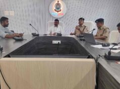 डीआईजी एवं वरिष्ठ पुलिस अधीक्षक डॉ लाल उमेद सिंह ने ली होटल-लॉज संचालकों की बैठक, छत्तीसगढ़ पुलिस की समाधान मोबाइल एप में अपने होटल-लॉज की आईडी जनरेट करने के दिए निर्देश, हॉटल-लॉज में ठहरने वाले आगंतुकों की जानकारी एप में दर्ज करना होगा अनिवार्य
