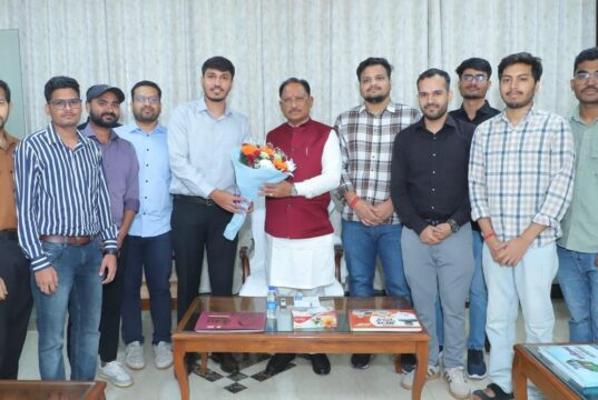 मुख्यमंत्री विष्णुदेव साय ने नई दिल्ली मे यूपीएससी प्रारंभिक परीक्षा में सफल ट्राइबल यूथ हॉस्टल के विद्यार्थियों से की मुलाकात, साधारण परिवारों के सपनों को मिल रही नई उड़ान, ट्राइबल यूथ हॉस्टल बन रहा प्रतिभाओं का सशक्त मंच