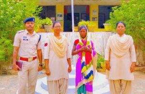 चरित्र शंका पर पति की हत्या, पुत्री सरोता मझवार की रिपोर्ट पर आरोपिया मानकुंवर गिरफ्तार