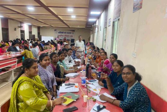 मुख्यमंत्री विष्णु देव साय के नेतृत्व में जशपुर में विज्ञान शिक्षा को मिल रहा नवाचार का नया आयाम, जिला प्रशासन और इनोवेशन एंड साइंस प्रमोशन फाउंडेशन के सहयोग से विज्ञान शिक्षकों का विशेष प्रायोगिक प्रशिक्षण आयोजित, पुणे के वैज्ञानिक डॉ. प्रचेता मलिक ने प्रयोग आधारित शिक्षण पद्धति और वैज्ञानिक गतिविधियों का कराया व्यावहारिक प्रशिक्षण