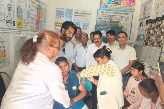 सर्वाइकल कैंसर से बचाव की मजबूत पहल : जिले में एचपीवी टीकाकरण अभियान जारी, 14 से 15 वर्ष की किशोरियों को सरकारी अस्पतालों में निःशुल्क लग रहा टीका, 31 अगस्त 2026 तक चलेगा वृहद अभियान