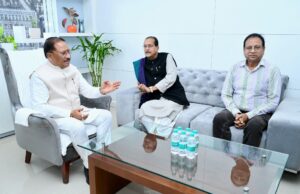 मुख्यमंत्री विष्णु देव साय से झारखंड के वित्त मंत्री राधाकृष्ण किशोर ने की सौजन्य भेंट, छत्तीसगढ़ और झारखंड के बीच विकास, जनजातीय विरासत एवं परस्पर सहयोग के विभिन्न विषयों पर हुई चर्चा
