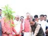 ‘एक पेड़ मां के नाम’ अभियान 3.0, विधानसभा परिसर में सीएम विष्णु देव साय और डॉ. रमन सिंह ने लगाया रुद्राक्ष का पौधा, लोकतंत्र के मंदिर से पर्यावरण संरक्षण और मातृ सम्मान का सशक्त संदेश