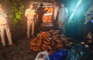 जशपुर जिले से बड़ी खबर : साढ़े पांच क्विंटल गांजा के साथ दो आरोपी गिरफ्तार, एक ही दिन में जशपुर पुलिस ने थाना कुनकुरी व थाना बगीचा क्षेत्र में उड़ीसा से तस्करी कर ले जा रहे, इनोवा, ब्रेजा अर्टिगा कार को गांजा सहित किया जब्त
