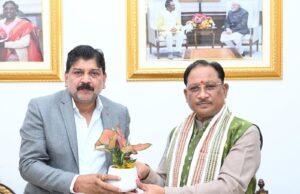 पीएम मोदी करेंगे सरोना और बालोद रेलवे स्टेशन का लोकार्पण, CM साय ने बताया विकास का नया अध्याय, रायपुर मंडल रेल प्रबंधक दयानन्द ने मुख्यमंत्री से सौजन्य भेंट कर दिया उद्घाटन समारोह में शामिल होने का निमंत्रण, पीएम मोदी 17 जुलाई को करेंगे वर्चुअली लोकार्पण