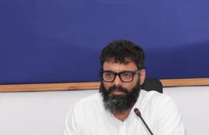 कलेक्टर ने सभी अधिकारियों और कर्मचारियों को सुबह 10 बजे आधार आधारित बायोमेट्रिक उपस्थित देने के दिये सख्त निर्देश, कार्यालय समाप्ति 5.30 बजे भी आधार उपस्थित लगाकर ही जाएंगे, ई आफिस और ई एचआरएमएस के माध्यम से फाईल भेजने के निर्देश