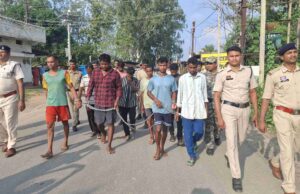 जशपुर जिले से बड़ी खबर : 55 किलो गौ मांस के साथ 10 आरोपियो को पुलिस ने लिया हिरासत मे, आरोपियों के विरुद्ध चौंकी कोतबा में छ.ग. कृषक पशु परिरक्षण अधिनियम 2004 की धारा 4,5,6,10 के तहत अपराध पंजीबद्ध