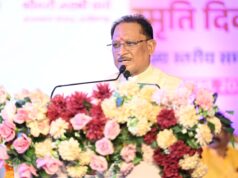विभाजन की पीड़ा से सीख लेकर देश की एकता और अखंडता को अक्षुण्ण रखना हम सभी का दायित्व : मुख्यमंत्री विष्णुदेव साय, विभाजन विभीषिका स्मृति दिवस के राज्य स्तरीय समारोह में मुख्यमंत्री हुए शामिल, संचालनालय पुरातत्व से अंबेडकर चौक तक मौन जुलूस में शामिल होकर विभाजन का दंश झेलने वाले परिवारों के प्रति व्यक्त की संवेदना