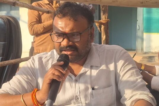 जशपुर जिले से बड़ी खबर : विकासखंड शिक्षा अधिकारी दुर्गेश देवांगन , सहायक विकासखंड शिक्षा अधिकारी रविंद्रनाथ साय व बीआरसीसी देवेंद्र कुमार सिंह के खिलाफ जांच हेतु तीन सदस्यीय जांच समिति गठित, शिक्षकों के साथ कथित आर्थिक शोषण, मानसिक प्रताड़ना और पद का दुरुपयोग एवं भ्रष्टाचार को लेकर सहायक शिक्षक फेडरेशन ने की है शिकायत, कलेक्टर के आदेश के तहत सात दिवस के भीतर जांच समिति प्रस्तुत करेगी प्रतिवेदन