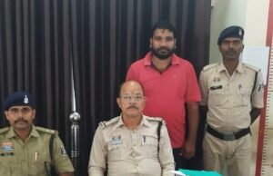 जिला बदर बदमाश पुलिस के हत्थे चढ़ा, बदमाश को प्रतिबंधात्मक धाराओं के तहत कार्यवाही कर भेजा गया था जेल , जमानत मिलने पर भागने के फिराक में था