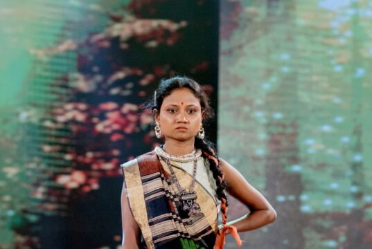 विष्णु के सुशासन में ग्रामोद्योग विभाग की पहल पर छत्तीसगढ़ में पहली बार सुकमा के चिंतलनार की पुनर्वासित बेटियों ने रायपुर पहुंचकर बड़े मंच पर दिखाई प्रतिभा, मुख्यमंत्री एवं विधानसभा अध्यक्ष हुए गदगद