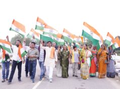 दोकड़ा में निकली भव्य तिरंगा यात्रा, देशभक्ति के रंग में रंगा क्षेत्र, मुख्यमंत्री की धर्मपत्नी श्रीमती कौशल्या साय हुईं शामिल, ट्रैक्टरों और मोटरसाइकिलों के साथ उमड़ा जनसैलाब