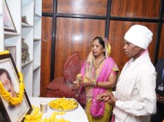 मुख्यमंत्री निवास बगिया में स्व. दिलीप सिंह जूदेव की पुण्यतिथि पर दी गई श्रद्धांजलि, स्व.जूदेव अपना संपूर्ण जीवन धर्म, संस्कृति और समाज सेवा के लिए किया समर्पित– कौशल्या साय