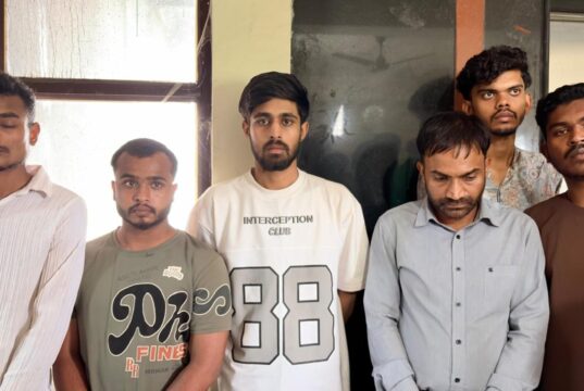 इंदिरा गांधी कृषि विश्वविद्यालय की कीटशास्त्र परीक्षा का पेपर लीक करने वाले मुख्य आरोपी प्रोफेसर सहित कुल 06 आरोपी गिरफ्तार, मुख्य आरोपी एवं मास्टरमाइंड है भारती एग्रीकल्चर कॉलेज, दुर्ग का प्रोफेसर योगेश सोनकेसरिया