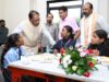 श्रमिक परिवारों के बच्चों को मिलेगी बड़े स्कूलों में मुफ्त शिक्षा, CM साय बोले- आपकी सफलता ही हमारी सबसे बड़ी खुशी, मुख्यमंत्री ने श्रमिक परिवारों के बच्चों का किया सम्मान, उनके साथ बैठकर किया भोजन और साझा किए अपने जीवन के अनुभव