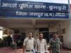 नगर पंचायत कुनकुरी में मोबाइल दुकान का शटर काटकर लगभग 150 मोबाइल फोन चोरी करने वाला आरोपी तौसीफ रजा, झारखण्ड से गिरफ्तार, सीसीटीवी फुटेज एवं तकनीकी साक्ष्यों के आधार पर पुलिस आरोपी तक पहुंची, आरोपी ने अपने साथी के साथ मिलकर वारदात को दिया था अंजाम, दूसरा आरोपी अभी भी चल रहा फरार