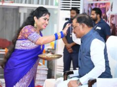 बहनों का स्नेह और आशीर्वाद मेरे लिए अनमोल : मुख्यमंत्री विष्णु देव साय, मुख्यमंत्री निवास में रक्षाबंधन का आत्मीय उल्लास, विभिन्न क्षेत्रों से पहुंचीं माताओं-बहनों ने मुख्यमंत्री को बांधी राखी