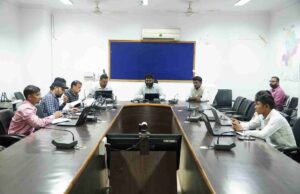 कलेक्टर रोहित व्यास ने स्कूल शिक्षा विभाग की समीक्षा की, शैक्षणिक गतिविधियों सहित नवाचारों के प्रभावी क्रियान्वयन पर जोर, सरगुजा ओलंपिक में अधिक से अधिक युवाओं की सहभागिता सुनिश्चित करने के निर्देश