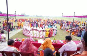 लोक संस्कृति और परंपरा के संरक्षण का संदेश लेकर गोरिया में सजा करमा का रंग, अखिल भारतीय वनवासी कल्याण आश्रम के एकादशी करमा नृत्य अभ्यास वर्ग में 22 गांवों के दलों ने दी प्रस्तुति, मुख्यमंत्री की धर्मपत्नी श्रीमती कौशल्या साय हुईं शामिल, हजारों की संख्या में जुटे ग्रामीणों ने बढ़ाया उत्साह