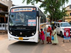 मुख्यमंत्री ग्रामीण बस योजना का एक वर्ष : 850 गांवों में पहली बार पहुंची नियमित बस सेवा, बस्तर-सरगुजा के दुर्गम अंचलों में आवागमन की नई राह, 13 जिलों के 106 मार्गों पर दौड़ रहीं 107 बसें
