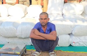 तीन दिनों के भीतर तपकरा पुलिस ने 10 क्विंटल 73 किलो गांजा के साथ तीन आरोपियों को किया गिरफ्तार, रविवार को लावाकेरा चेकिंग बैरियर पर टाटा आईसर ट्रक से 06 क्विंटल 32 किलो 380 ग्राम गांजा के साथ एक आरोपी गिरफ्तार, शुक्रवार को लावाकेरा चेकिंग बैरियर पर ही 440.630 किलो गांजा के साथ पुलिस ने दो आरोपियों को किया था गिरफ्तार, पढिए पूरी खबर