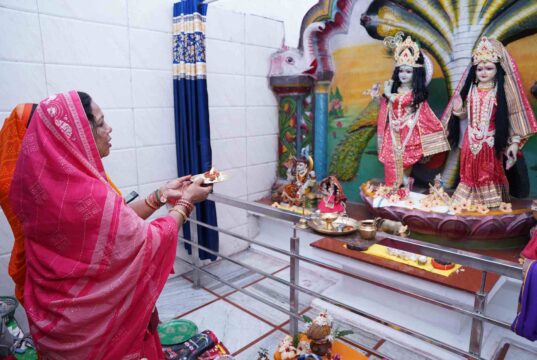 श्री राधा कृष्ण मंदिर पमशाला में भव्य धार्मिक कार्यक्रम का शुभारंभ, कार्तिक मास के पावन अवसर पर 24 नवंबर तक प्रतिदिन सुबह और शाम होगा भजन-कीर्तन, श्रद्धालुओं से शामिल होने की अपील